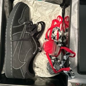 Travis Scott’s Jordan lows!
